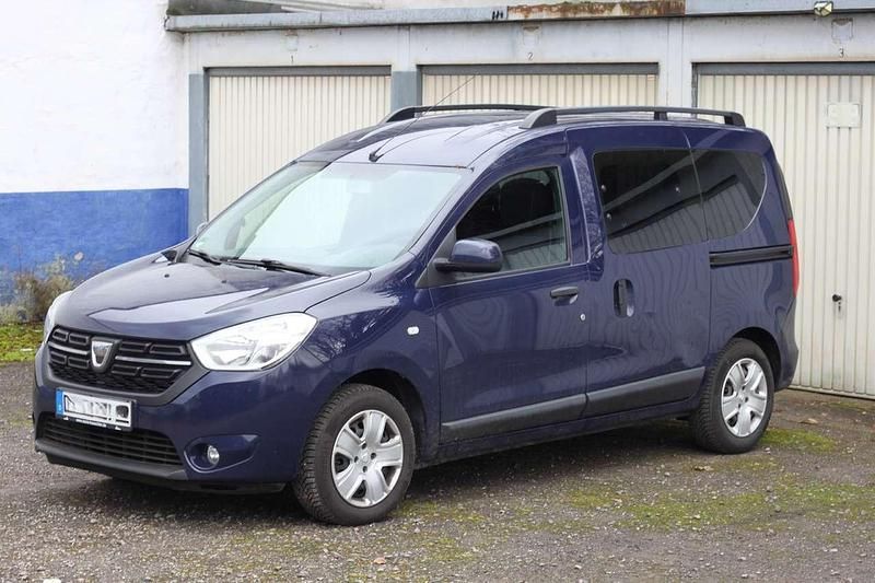 Gebraucht Dacia Dokker Celebration 102 PS (75 kW) 2018 Van / Kleinbus