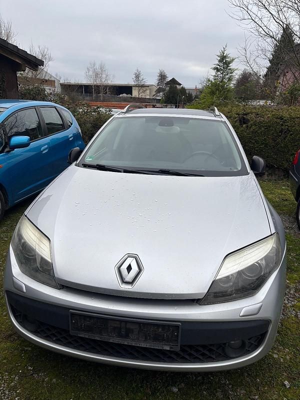 Silber Gebraucht 2009 Renault Laguna III GT Kombi | 2.900 € (Fairer Preis) - Bild 1/4
