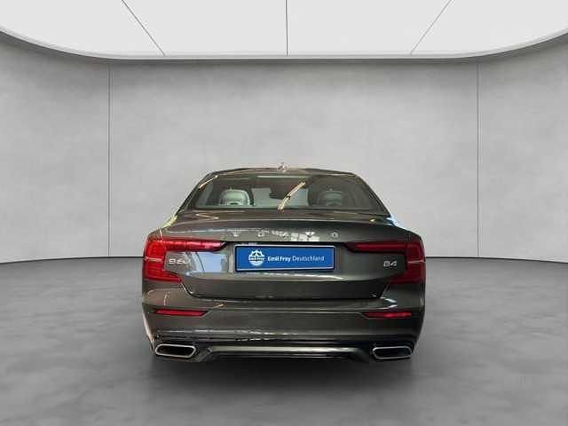 Gebraucht Volvo S60 R-Design 145 PS (106 kW) 2022 Limousine