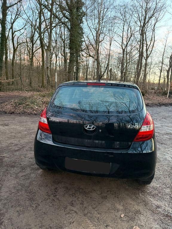 Gebraucht Hyundai i20 Classic 86 PS (63 kW) 2012 Schwarz Kleinwagen