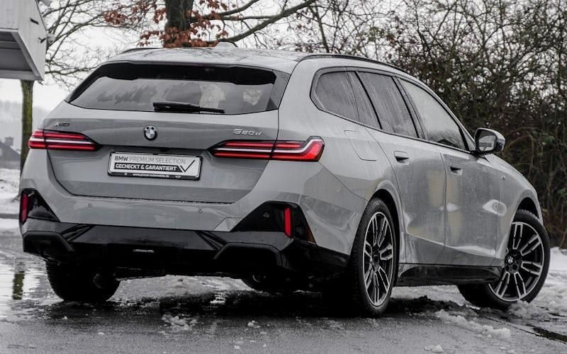 Gebraucht BMW 520 Comfort Edition 197 PS (144 kW) 2025 Grau Kombi