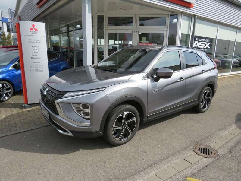 Platinumgrau (m) Gebraucht 2022 Mitsubishi Eclipse Cross Plus SUV | 24.490 € (Fairer Preis) - Bild 1/4