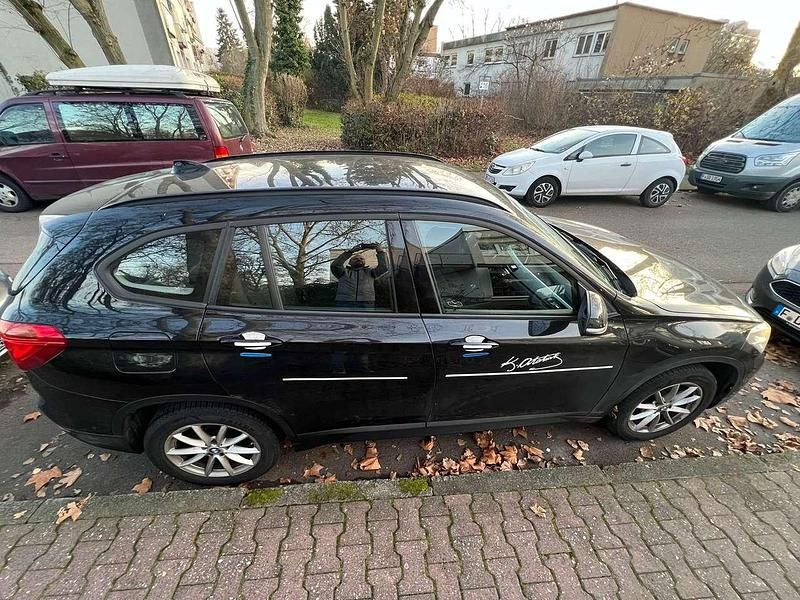 Gebraucht BMW X1 Advantage 140 PS (102 kW) 2019 Schwarz SUV