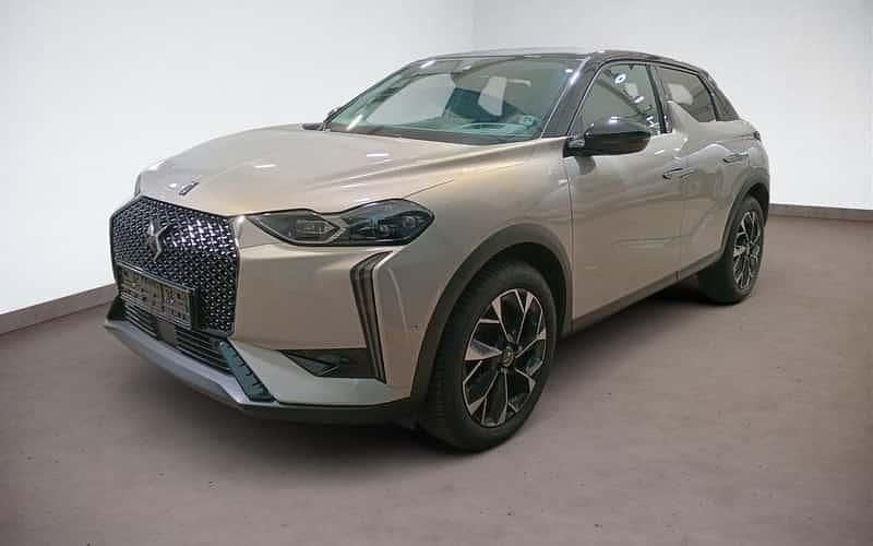 Grau Gebraucht 2024 DS Automobiles DS3 Crossback Performance SUV | 21.990 € (Fairer Preis) - Bild 1/4