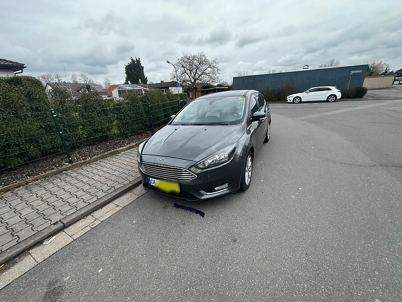 Usata Ford Focus 181 CV (133 kW) 2017 Grigio Berlina