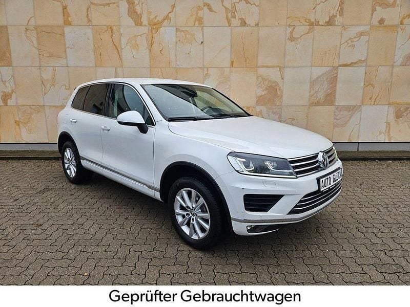 Gebraucht VW Touareg 262 PS (192 kW) 2016 Weiß SUV