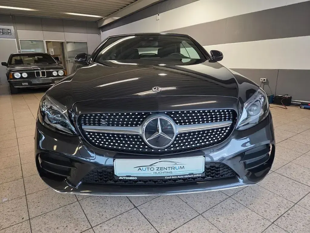 Gebraucht Mercedes C180 AMG line 156 PS (114 kW) 2020 Graphitgrau Cabrio