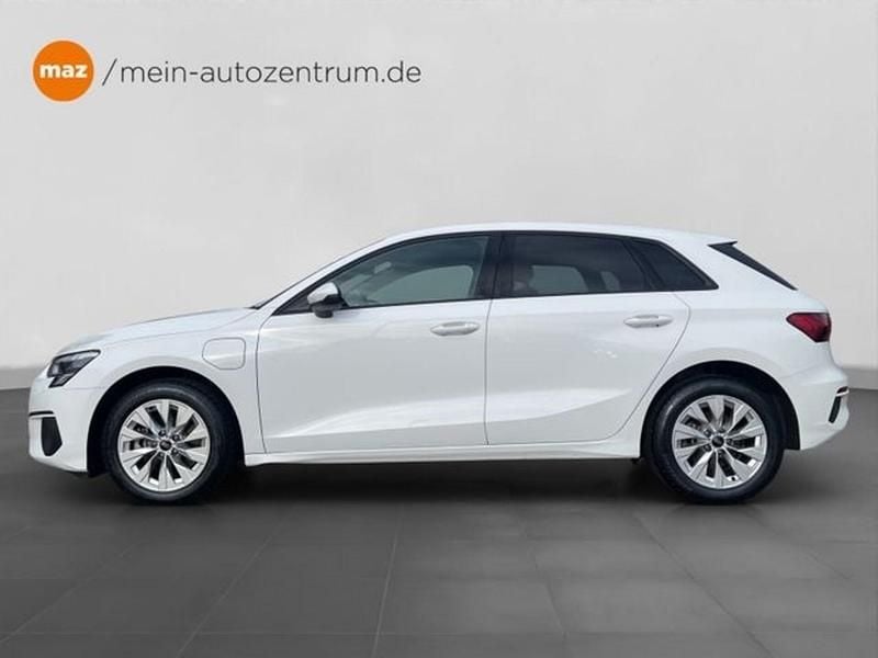 Gebraucht Audi A3 Sportback e-tron Basis 204 PS (150 kW) 2024 Ibisweiß Kleinwagen