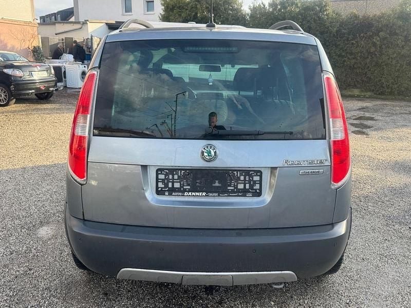 Gebraucht Skoda Roomster Plus Edition 105 PS (77 kW) 2011 Grau Van / Kleinbus