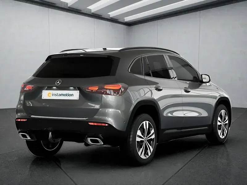 Gebraucht Mercedes GLA220 190 PS (139 kW) 2024 Grau SUV