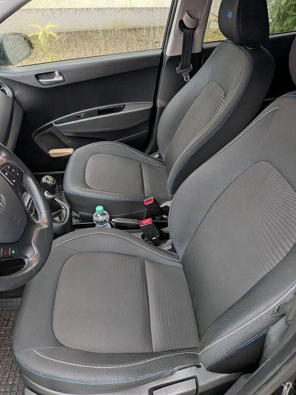 Gebraucht Hyundai i10 Passion Plus 67 PS (49 kW) 2016 Schwarz Kleinwagen