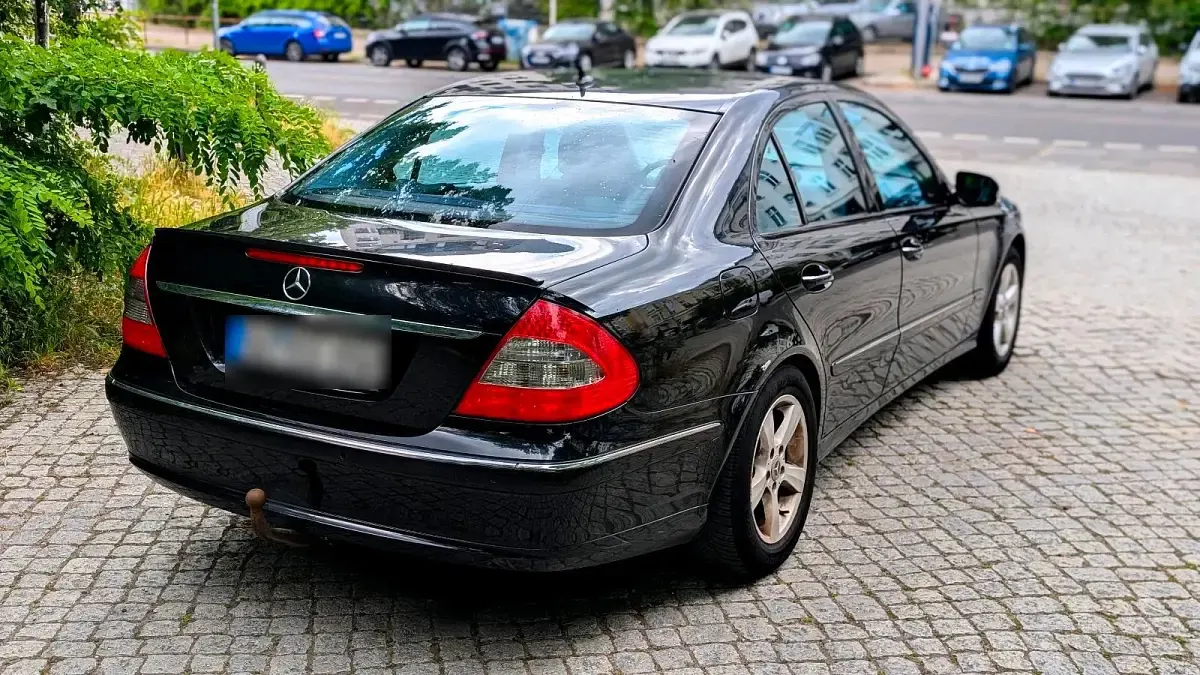 Gebraucht Mercedes E200 Avantgarde 184 PS (135 kW) 2008 Schwarz Limousine