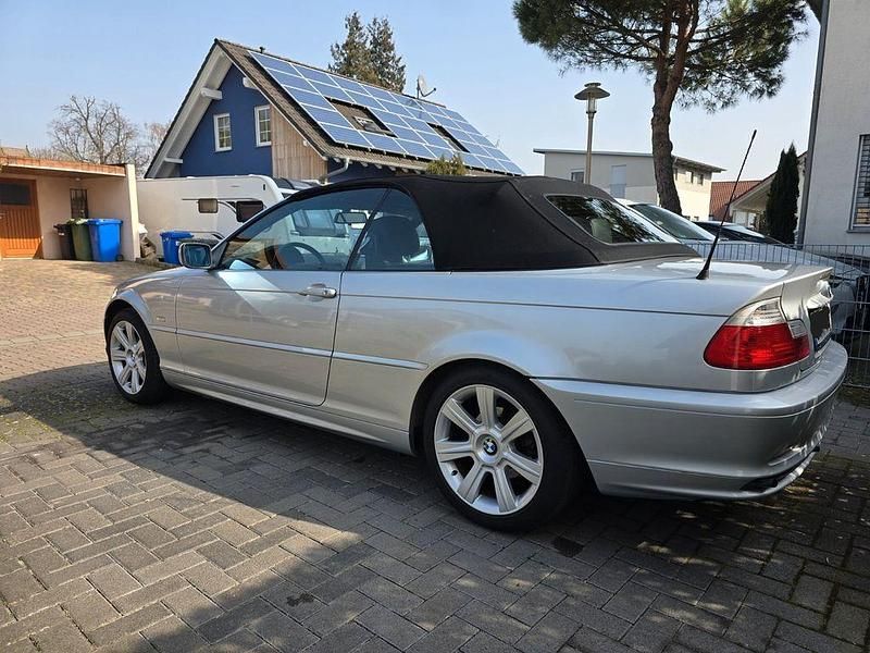 Gebraucht BMW 318 Cabriolet 143 PS (105 kW) 2002 Silber Cabrio