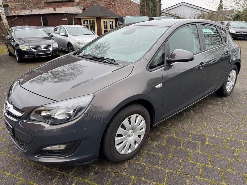 Gebraucht Opel Astra 116 PS (85 kW) 2015 Grau Limousine