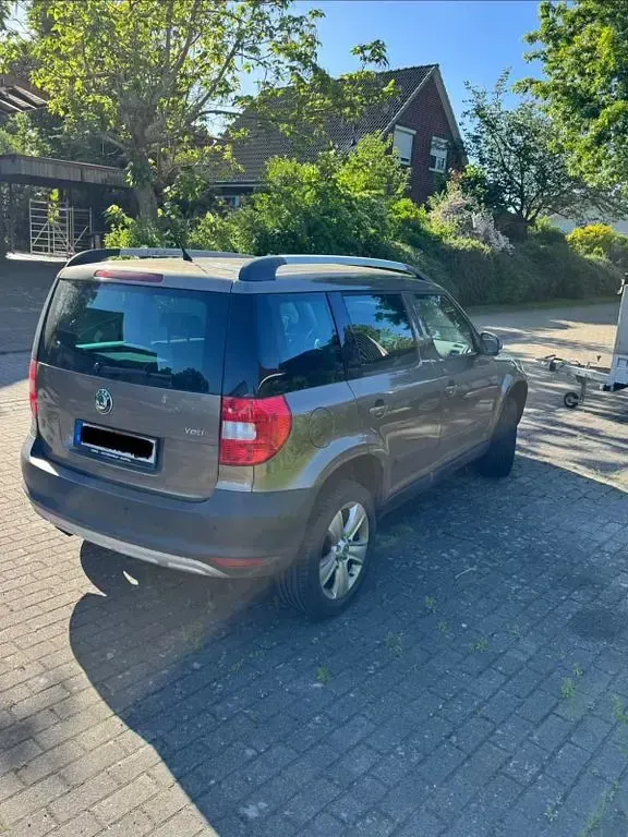 Gebraucht Skoda Yeti 105 PS (77 kW) 2011 Braun SUV