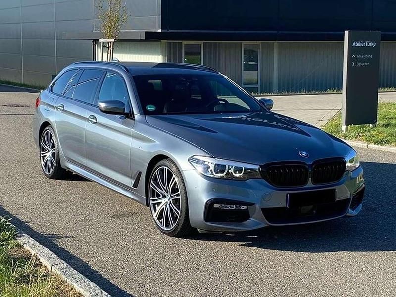 Blau Gebraucht 2018 BMW 530 M Sport Kombi | 30.099 € (Guter Preis) - Bild 1/4