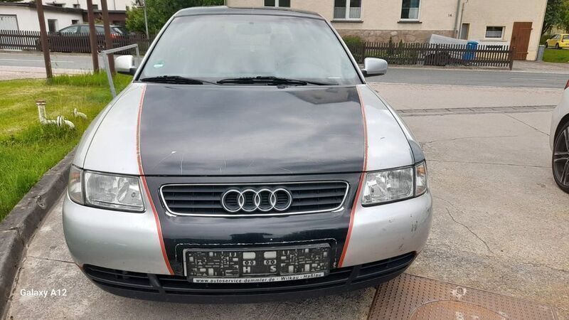 Silber Gebraucht 2000 Audi A3 Ambiente Limousine | 700 € (Superpreis) - Bild 1/4