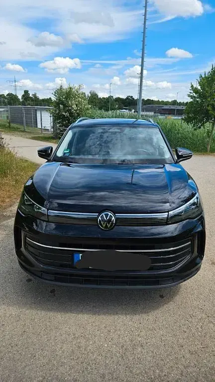 Gebraucht VW Tiguan Life 131 PS (96 kW) 2024 Schwarz SUV