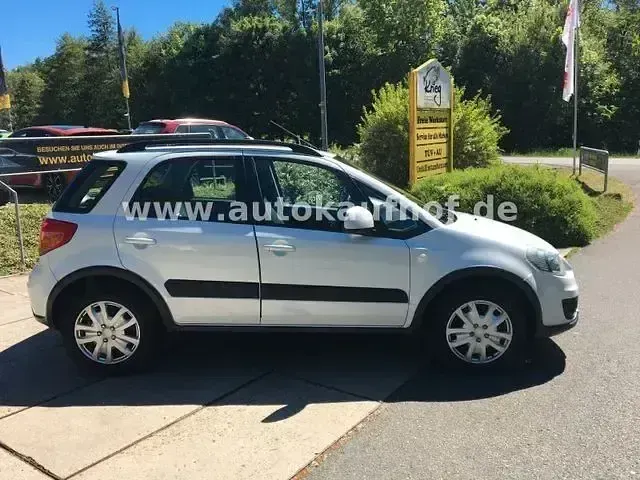 Gebraucht Suzuki SX4 Club 120 PS (88 kW) 2015 Weiß Limousine