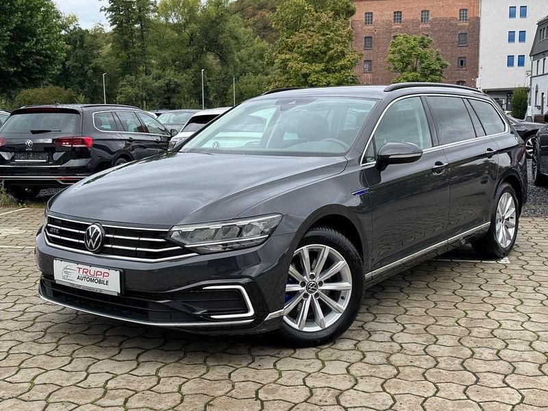 Grau Gebraucht 2021 VW Passat GTE Limousine | 19.950 € (Guter Preis) - Bild 1/4
