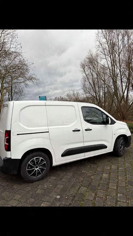 Gebraucht Opel Combo 110 PS (80 kW) 2021 Weiß Van / Kleinbus