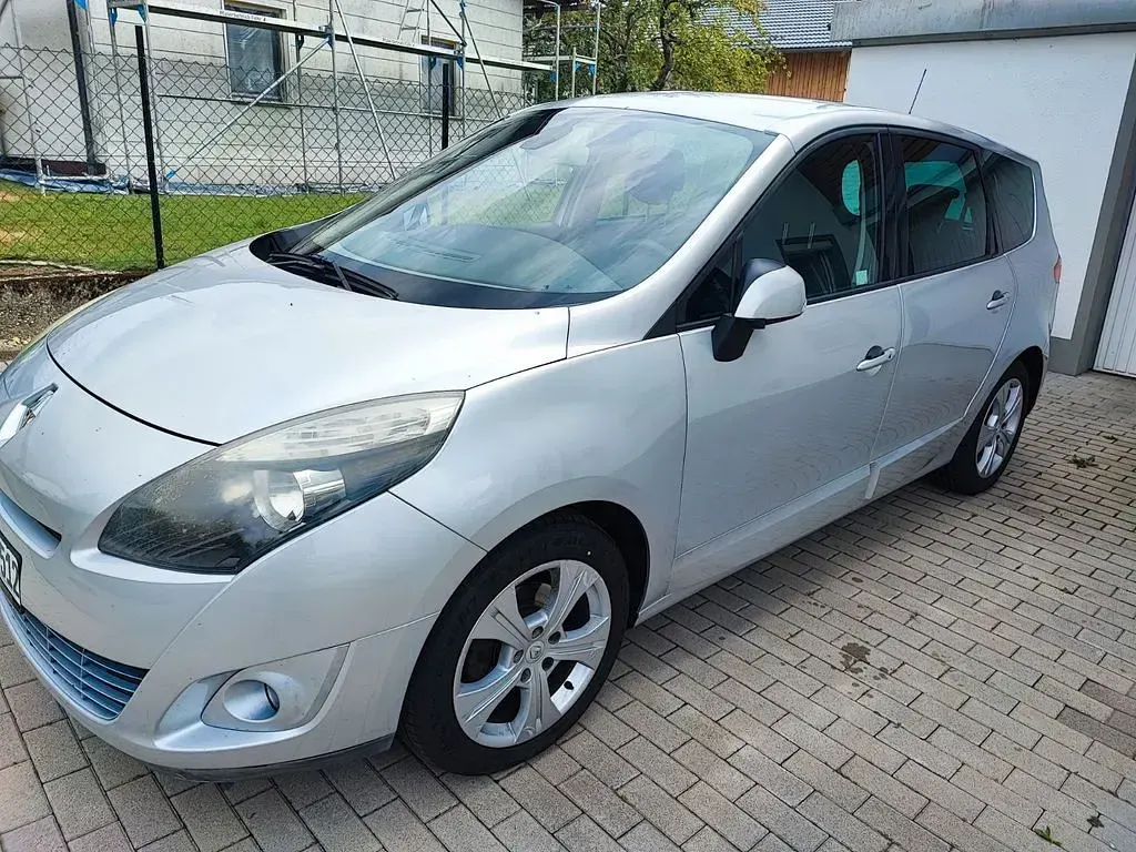 Gebraucht Renault Grand Scénic III Dynamique 131 PS (96 kW) 2010 Silber Van / Kleinbus
