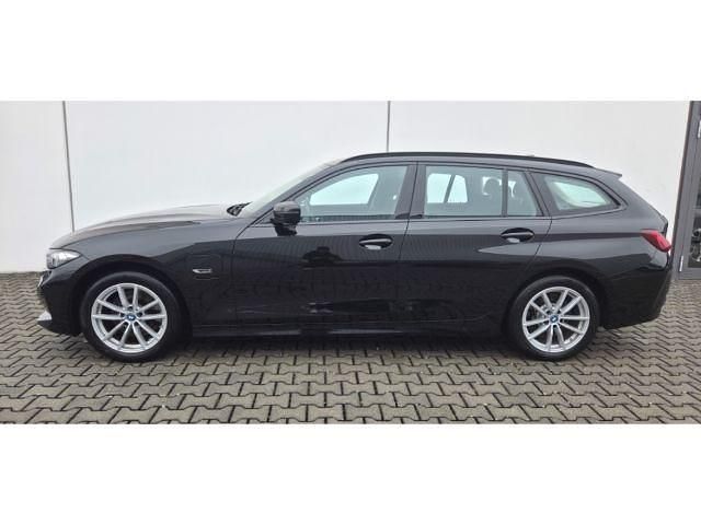 Gebraucht BMW 320e 272 PS (200 kW) 2022 Schwarz ii Kombi