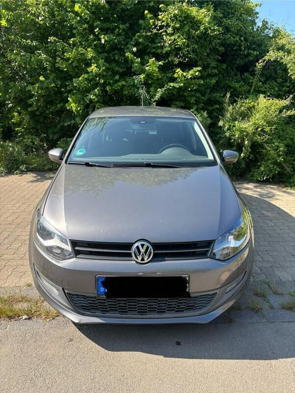 Grau Gebraucht 2010 VW Polo Kleinwagen | 7.200 € (Fairer Preis) - Bild 1/4