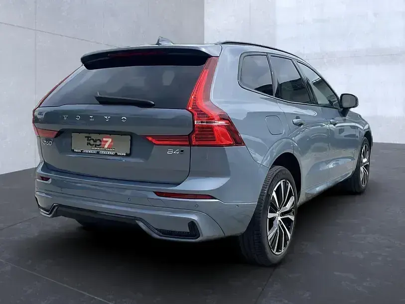 Gebraucht Volvo XC60 Plus 197 PS (144 kW) 2023 Thunder grey / (metallic) SUV