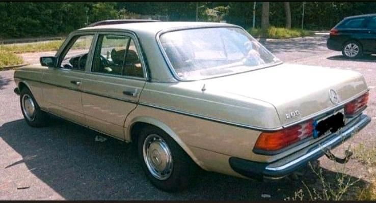 Gebraucht Mercedes 200 109 PS (80 kW) 1982 Grün Limousine