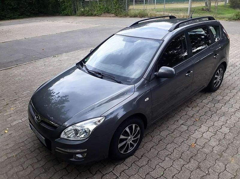 Gebraucht Hyundai i30 126 PS (92 kW) 2009 Grau Kombi