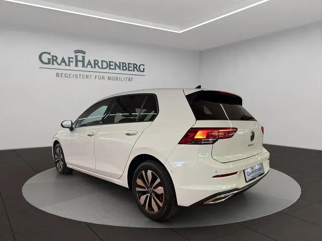 Gebraucht VW Golf VIII Move 116 PS (85 kW) 2023 Weiß Limousine