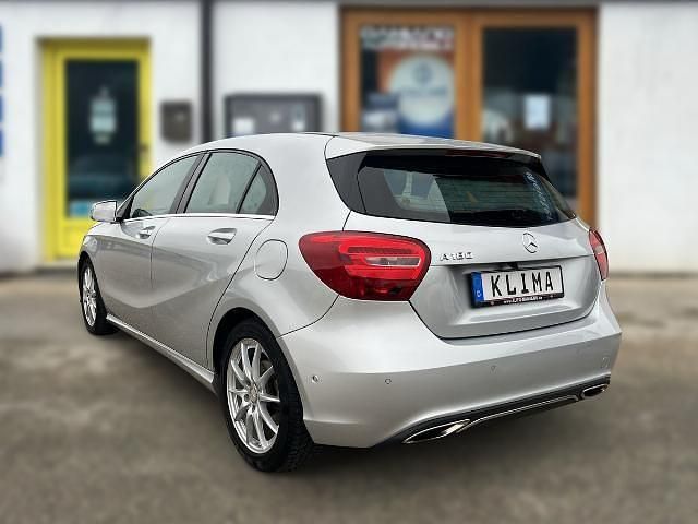 Gebraucht Mercedes A180 Urban 122 PS (89 kW) 2016 Silber Limousine