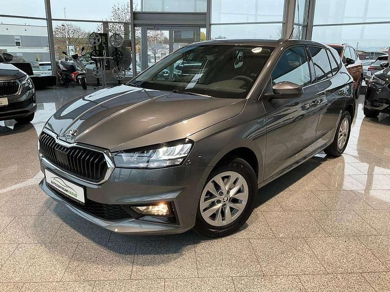 Graphite grau metallic Gebraucht 2024 Skoda Fabia Selection Limousine | 21.390 € (Fairer Preis) - Bild 1/4