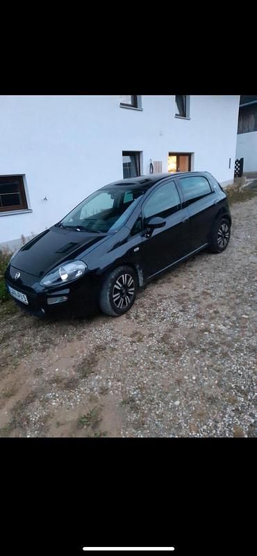 Gebraucht Fiat Punto 84 PS (61 kW) 2014 Schwarz Limousine