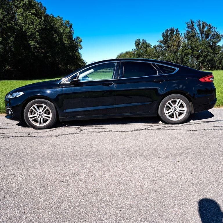Schwarz Gebraucht 2020 Ford Mondeo Titanium Limousine | 9.000 € (Superpreis) - Bild 1/4