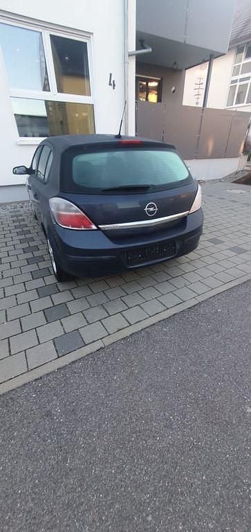 Gebraucht Opel Astra Selection 116 PS (85 kW) 2009 Blau Limousine