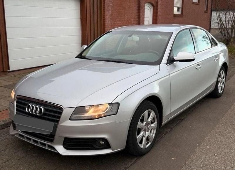 Silber Gebraucht 2009 Audi A4 Limousine | 2.600 € (Superpreis) - Bild 1/4
