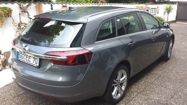 Grau Gebraucht 2016 Opel Insignia Kombi | 10.400 € (Etwas zu teuer) - Bild 1/4