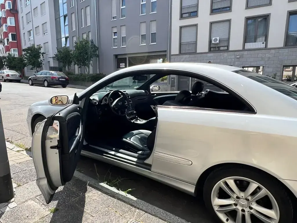 Gebraucht Mercedes CLK200 163 PS (119 kW) 2004 Silber Coupé