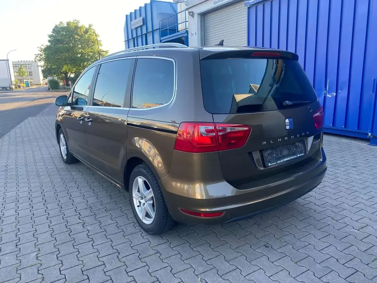 Gebraucht Seat Alhambra Reference 150 PS (110 kW) 2011 Bronze Van / Kleinbus