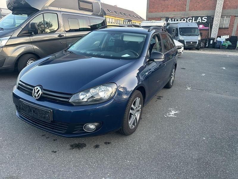 Gebraucht VW Golf VI Match 105 PS (77 kW) 2012 Blau Kleinwagen