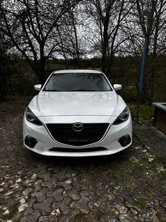 Gebraucht Mazda 3 Nakama 105 PS (77 kW) 2016 Weiß Limousine