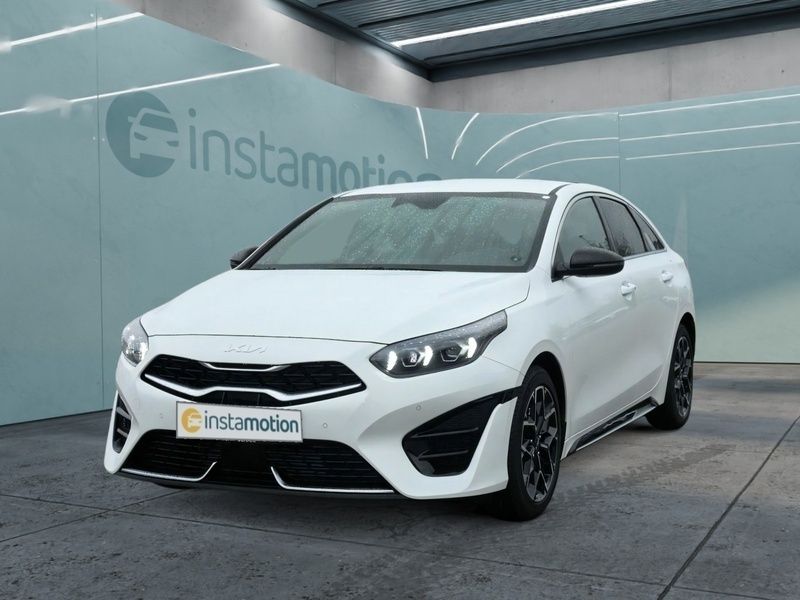Weiß Gebraucht 2024 Kia ProCeed GT-Line Kleinwagen | 29.490 € (Fairer Preis) - Bild 1/4