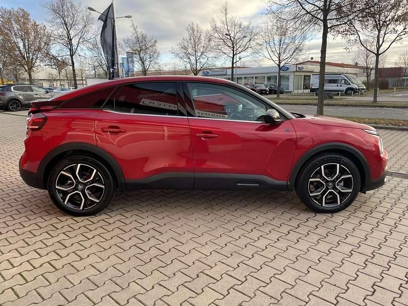 Gebraucht Citroën e-C4 Shine 100 kW (136 PS) 2023 Elixirrot perleffekt Limousine