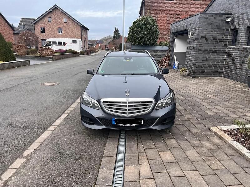 Gebraucht Mercedes E200 136 PS (100 kW) 2014 Grau Kombi