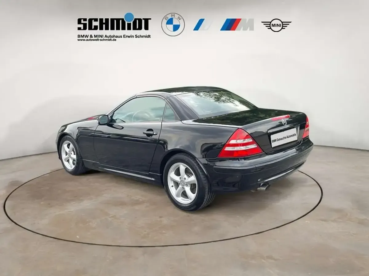 Gebraucht Mercedes SLK230 197 PS (144 kW) 2003 Obsidianschwarz metallic Cabrio