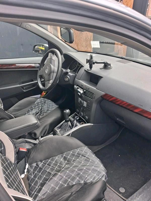 Usata Opel Astra 125 CV (91 kW) 2004 Grigio Utilitaria