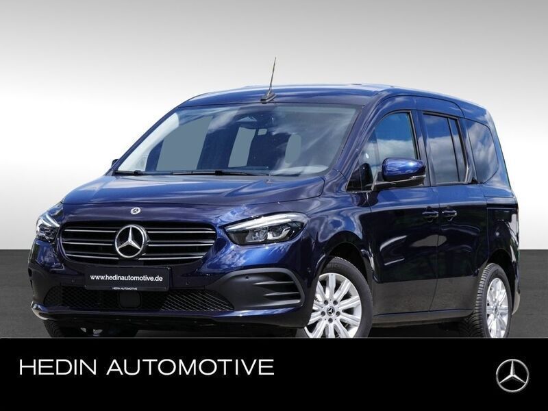 Blau Gebraucht 2024 Mercedes 180 Progressive Limousine | 26.954 € (Guter Preis) - Bild 1/4