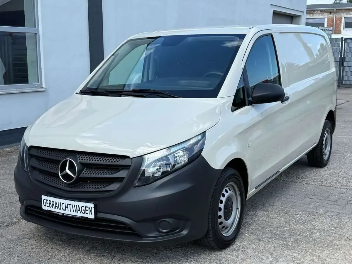 Gebraucht Mercedes Vito 163 PS (119 kW) 2020 Silber Van